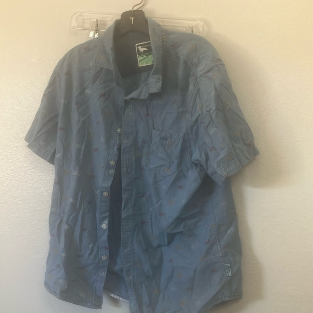 FINAL MARKDOWN Men’s modern amusement shirt large